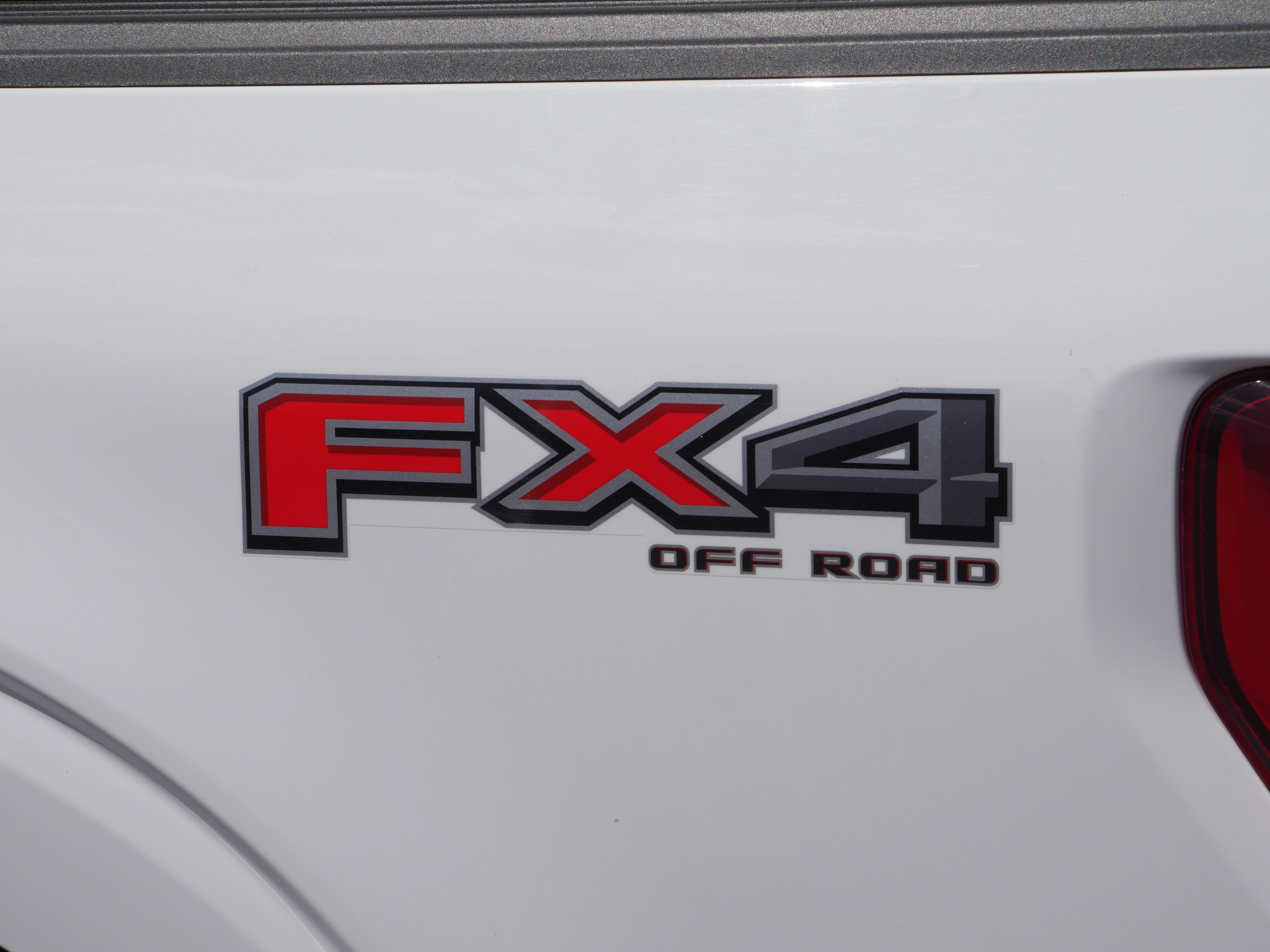 Certified 2023 Ford F150 Lariat w/ FX4 Off-Road Package AWD/4WD image 21