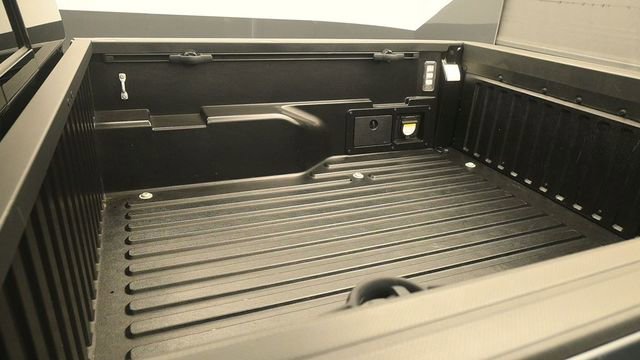 Used 2023 Toyota Tacoma TRD Off-Road AWD/4WD image 10