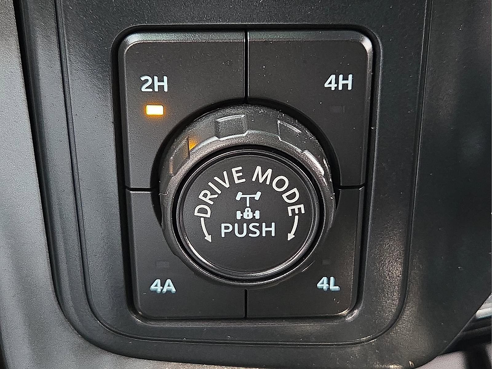 Certified 2022 Ford F150 Lariat w/ Equipment Group 502A High image 19