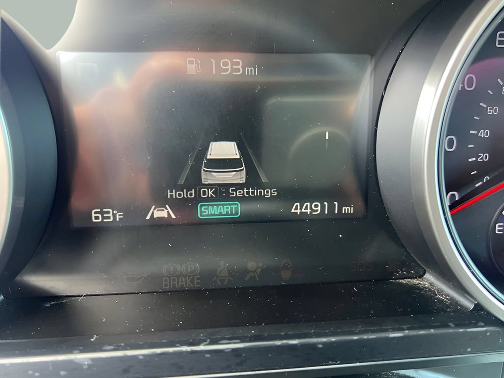 Used 2024 Kia Carnival LX FWD image 13