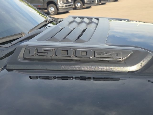 Used 2025 RAM 1500 Laramie w/ Night Edition AWD/4WD image 7