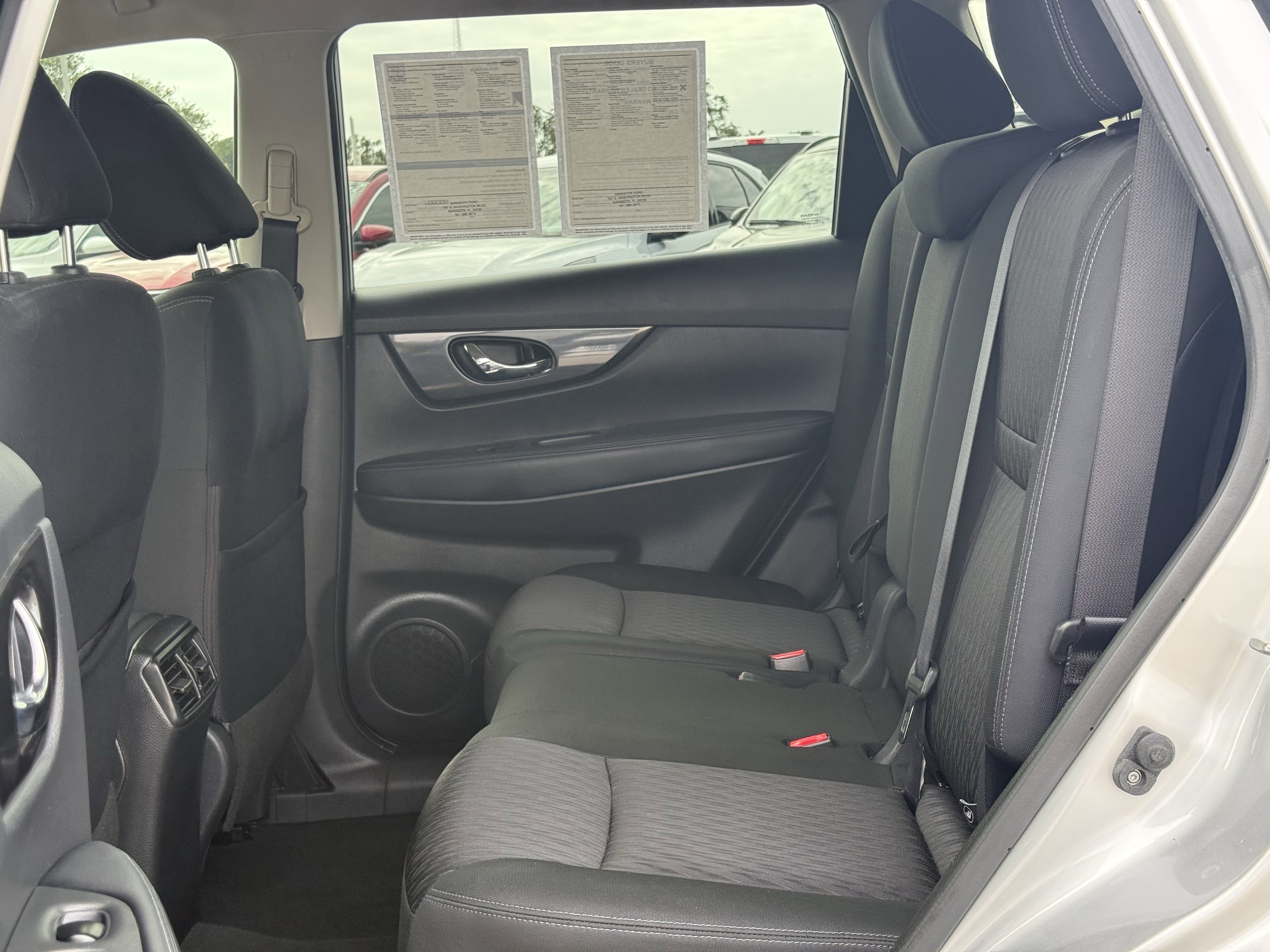 Used 2020 Nissan Rogue SV image 15