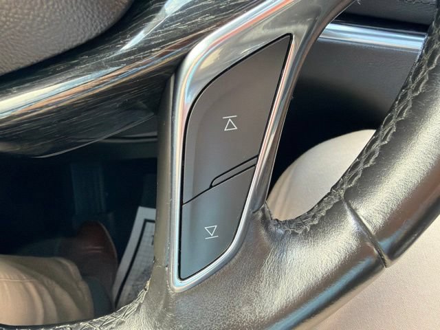 Used 2020 Cadillac XT5 Premium Luxury w/ LPO, Floor Liner Package AWD/4WD image 15