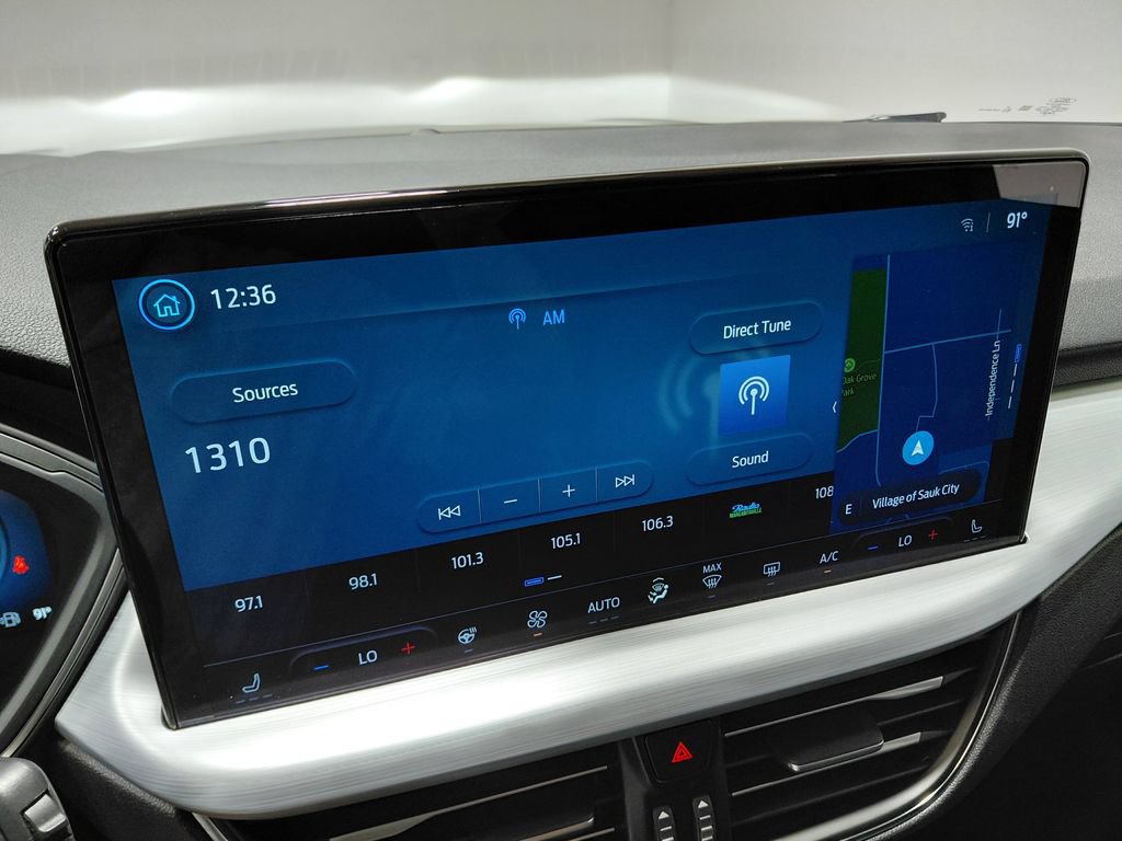 Certified 2025 Ford Escape Platinum AWD/4WD image 33
