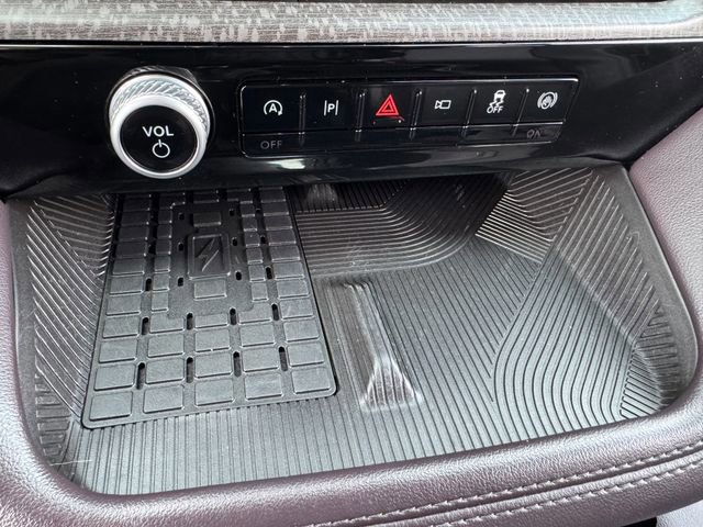 Certified 2025 Ford Explorer Platinum image 29