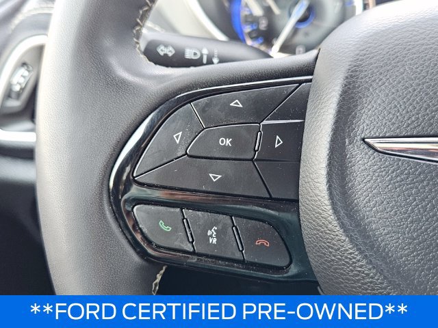 Used 2023 Chrysler Pacifica Touring FWD image 31