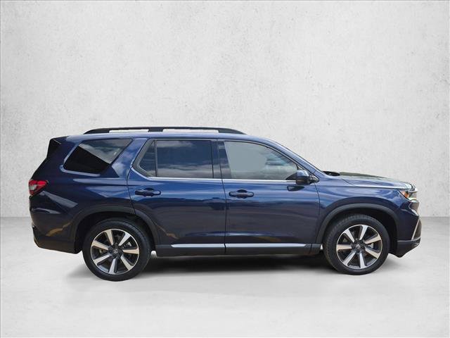 Used 2024 Honda Pilot Touring image 4