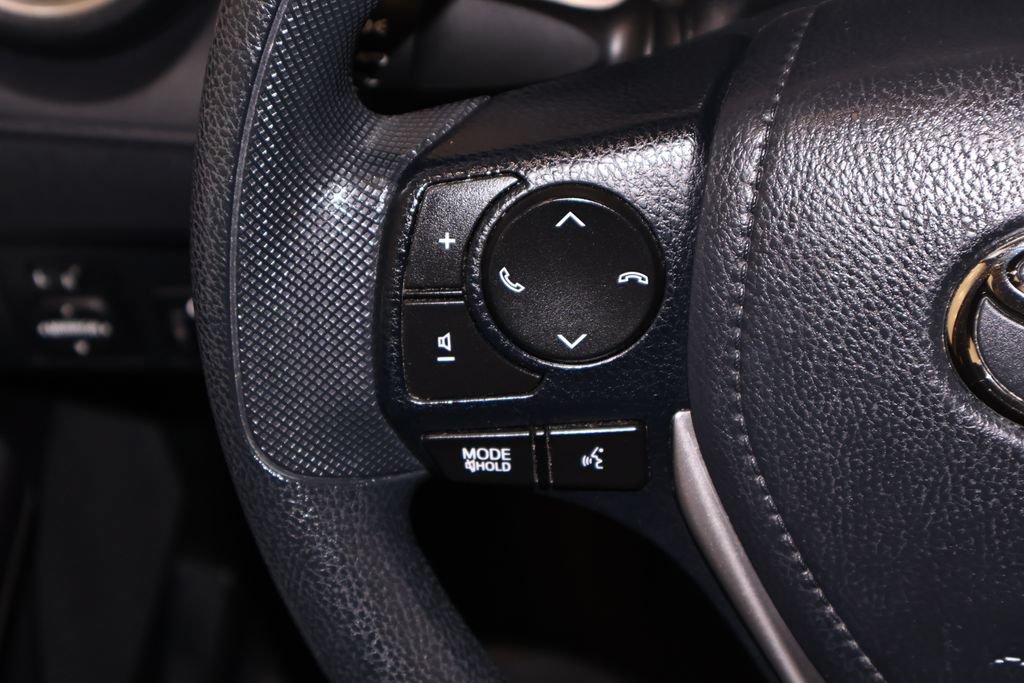 Used 2018 Toyota RAV4 LE w/ Carpet Mat Package AWD/4WD image 22