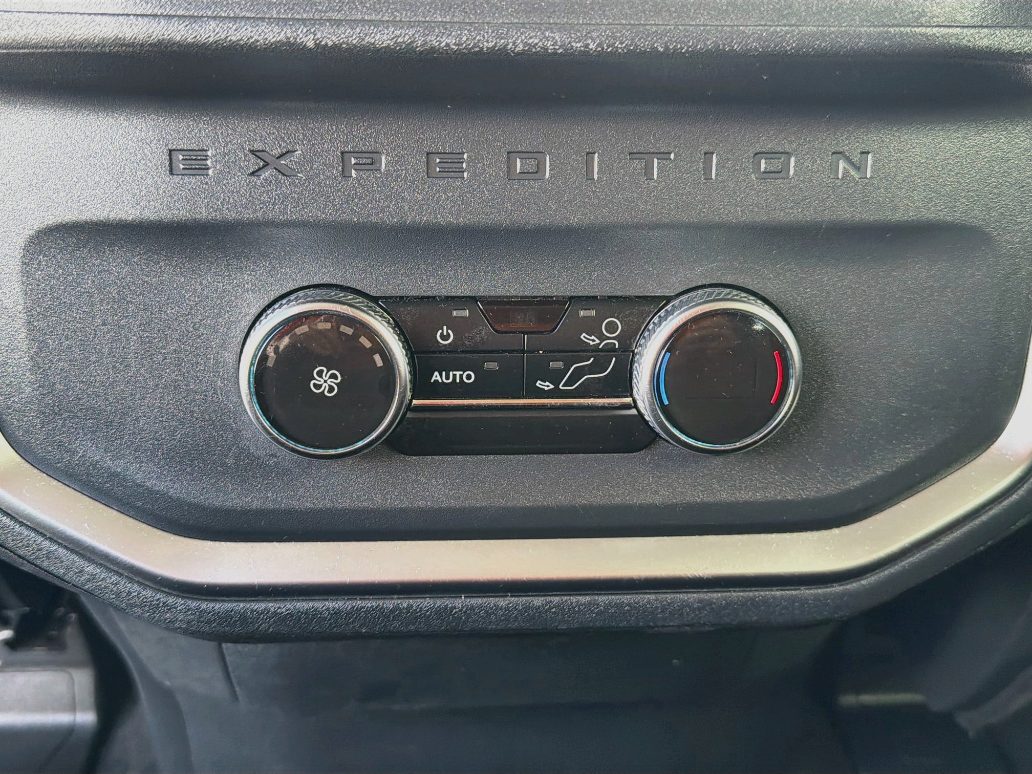 Certified 2025 Ford Expedition Active RWD image 24