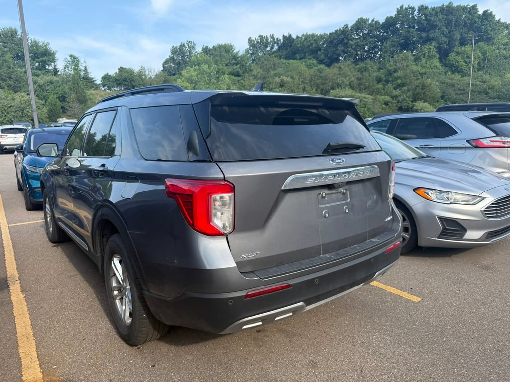 Certified 2024 Ford Explorer XLT w/ Equipment Group 202A AWD/4WD image 4
