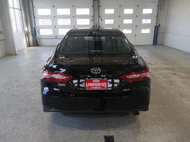 Used 2020 Toyota Camry XLE image 4