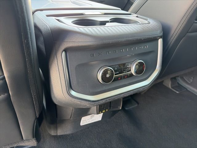 Certified 2025 Ford Expedition Platinum w/ Driver's Package AWD/4WD image 10