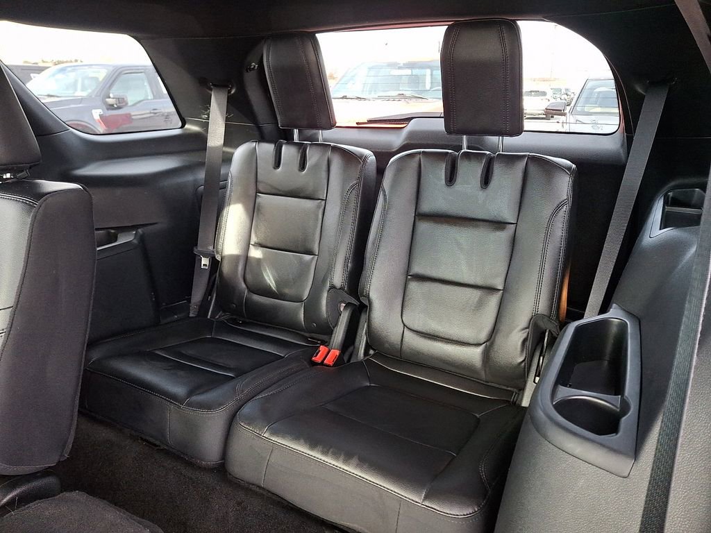 Certified 2018 Ford Explorer XLT w/ Equipment Group 202A image 11