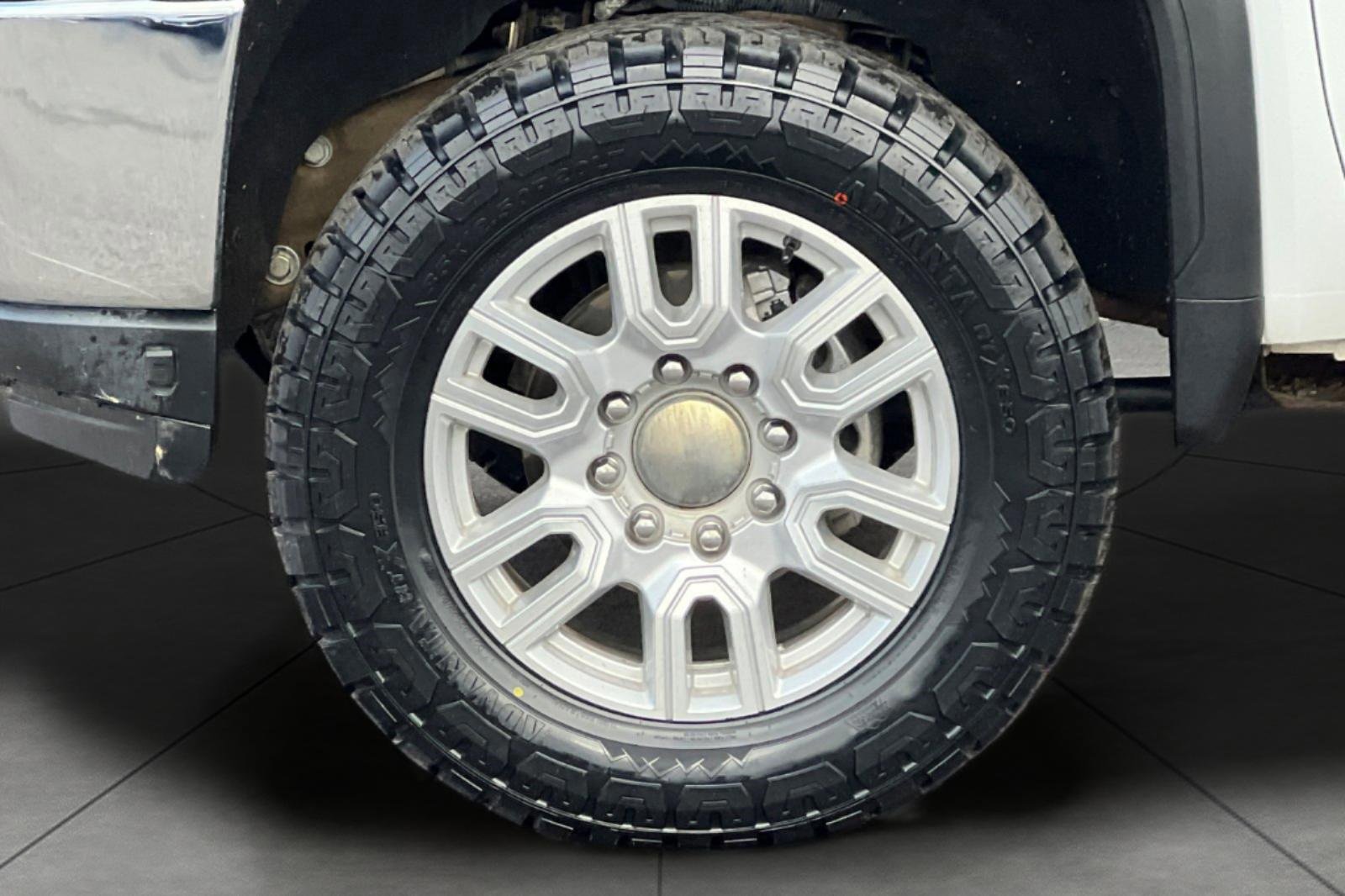 Used 2021 GMC Sierra 2500 SLT w/ SLT Preferred Package image 32