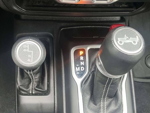Used 2018 Jeep Wrangler Unlimited Sahara AWD/4WD image 30