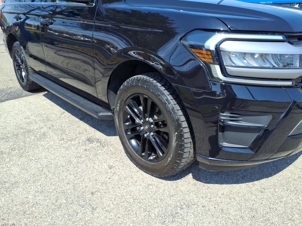 Certified 2024 Ford Expedition XLT AWD/4WD image 5