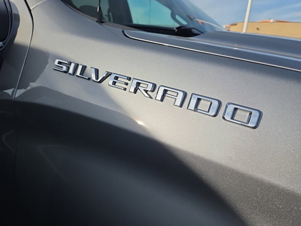 Used 2023 Chevrolet Silverado 1500 LTZ AWD/4WD image 5