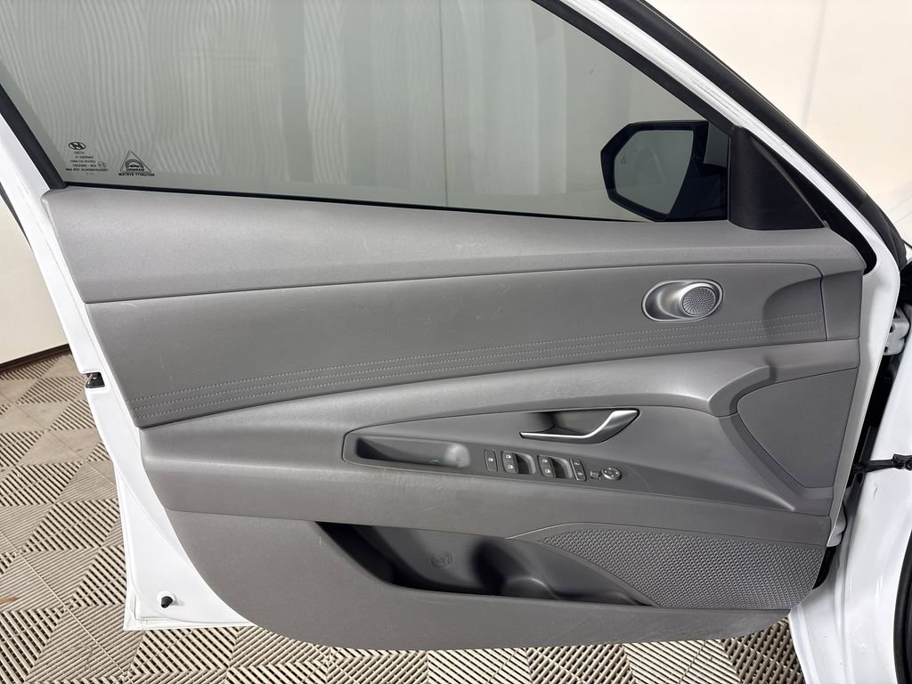 Used 2021 Hyundai Elantra SEL w/ Cargo Package FWD image 22