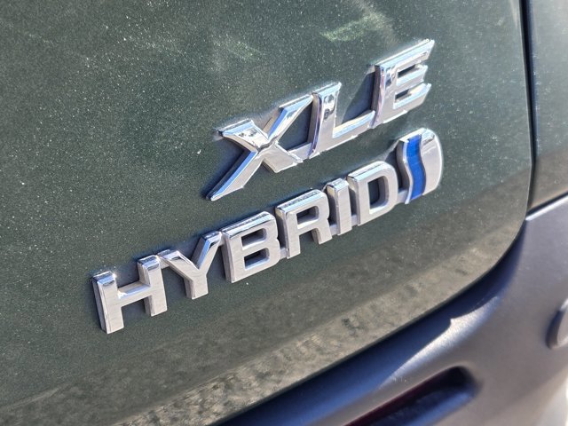 Used 2022 Toyota Sienna XLE image 11