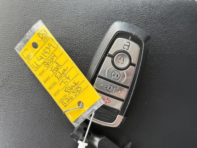 Certified 2024 Ford Edge Titanium AWD/4WD image 16