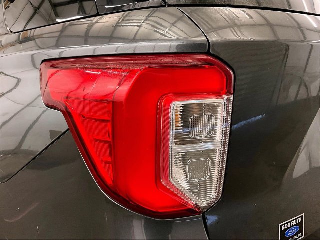 Certified 2020 Ford Explorer XLT w/ Equipment Group 202A AWD/4WD image 29