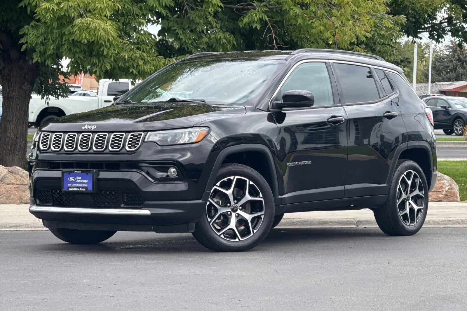 Used 2025 Jeep Compass Limited AWD/4WD image 1