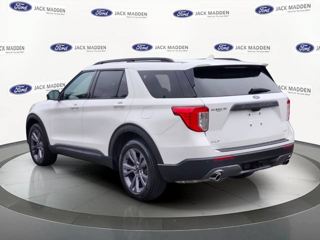 Certified 2023 Ford Explorer XLT w/ Equipment Group 202A AWD/4WD image 3