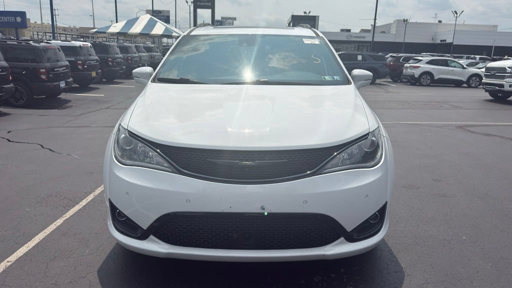 Used 2019 Chrysler Pacifica Limited w/ Advanced Safetytec Group FWD image 3
