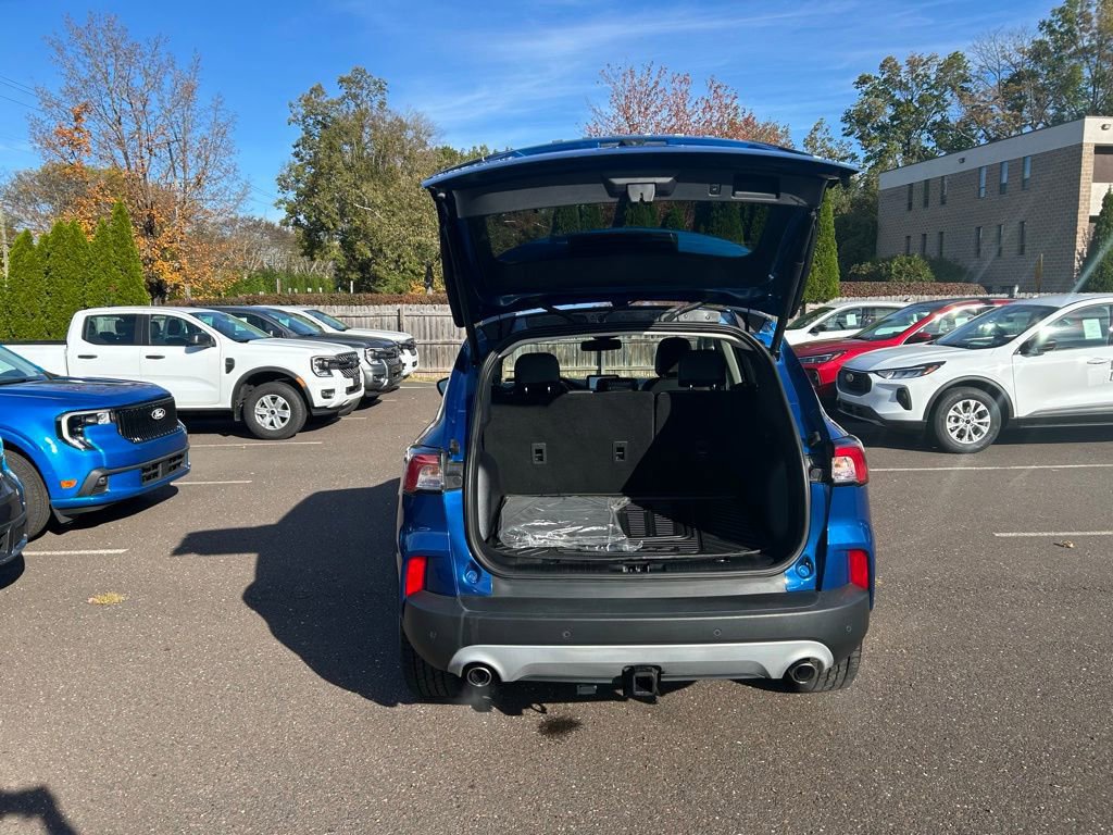 Certified 2022 Ford Escape Titanium w/ Class II Trailer Tow Package image 10