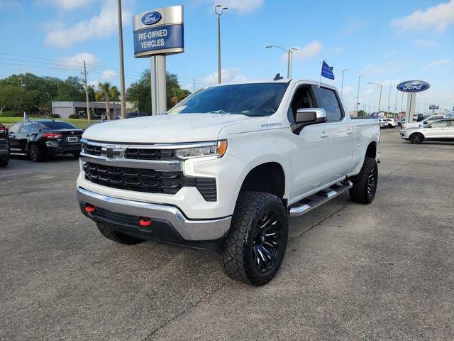 Used 2024 Chevrolet Silverado 1500 LT image 3