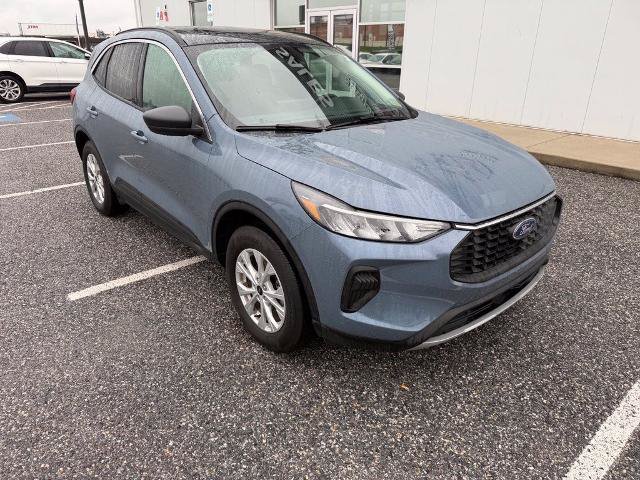 Certified 2024 Ford Escape Active w/ Tech Pack #1 AWD/4WD image 2