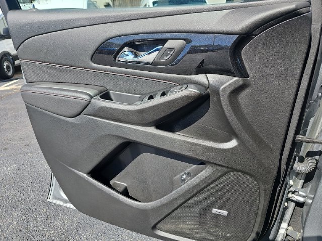 Used 2023 Chevrolet Traverse RS AWD/4WD image 34