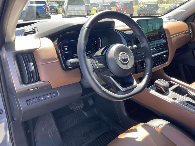 Used 2024 Nissan Pathfinder Platinum image 19