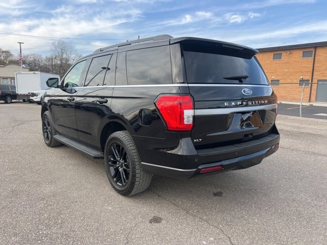 Certified 2024 Ford Expedition XLT image 6