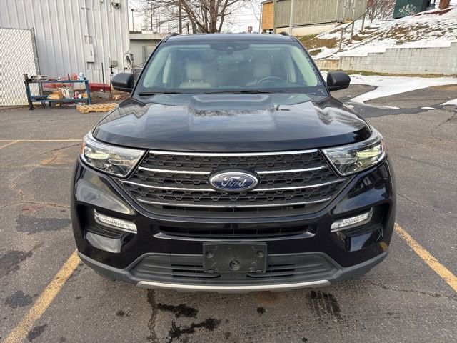 Certified 2022 Ford Explorer XLT w/ Equipment Group 202A image 3