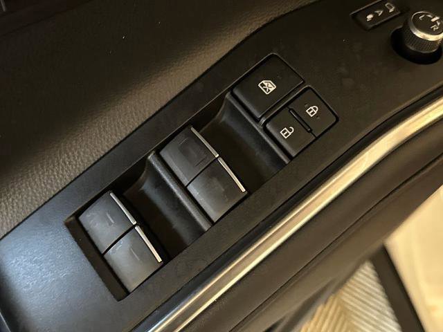 Used 2023 Toyota Highlander Platinum image 17