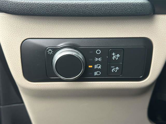 Certified 2020 Ford Escape SE image 31