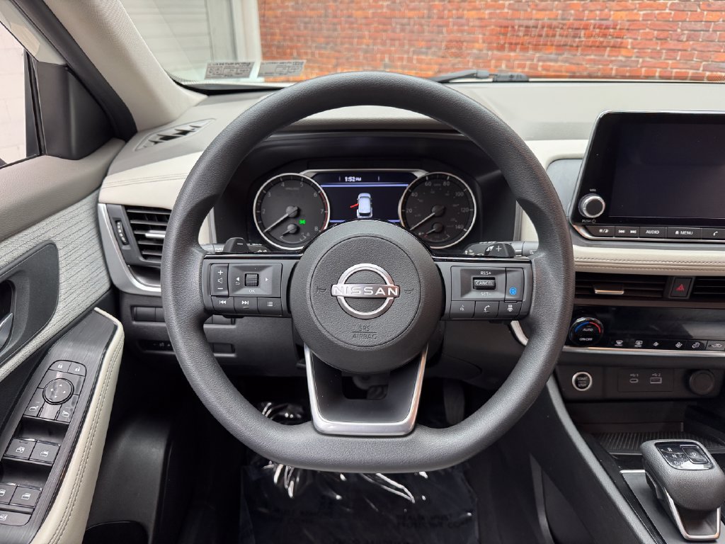 Used 2023 Nissan Rogue SV AWD/4WD image 14