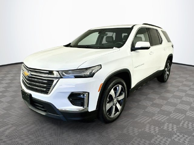 Used 2023 Chevrolet Traverse LT w/ LT Premium Package AWD/4WD image 7
