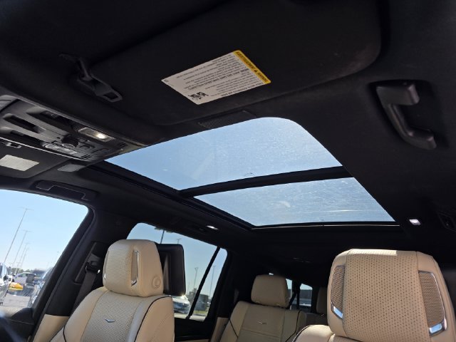 Used 2021 Cadillac Escalade ESV Premium Luxury w/ Driver Assist Tech Package AWD/4WD image 24