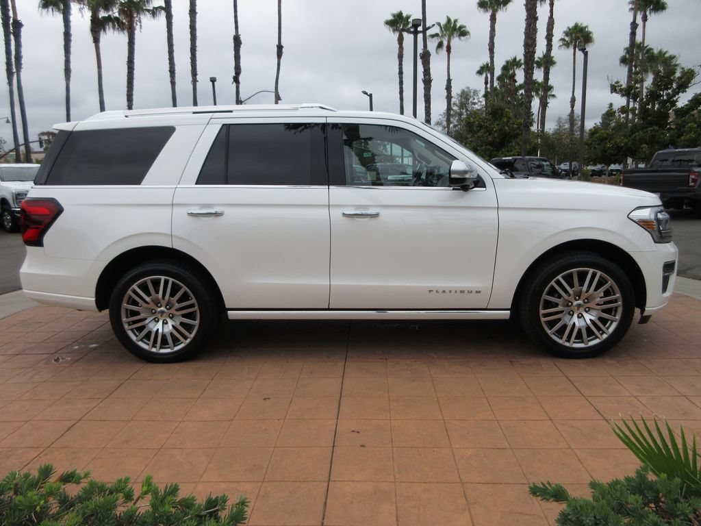 Certified 2023 Ford Expedition Platinum AWD/4WD image 5