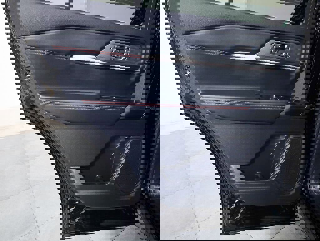 Certified 2025 Ford Explorer ST-Line image 13