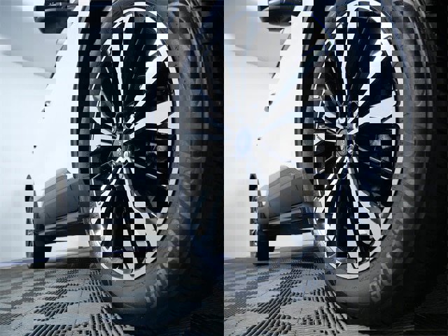 Certified 2022 Ford Escape SEL w/ Equipment Group 302A image 2