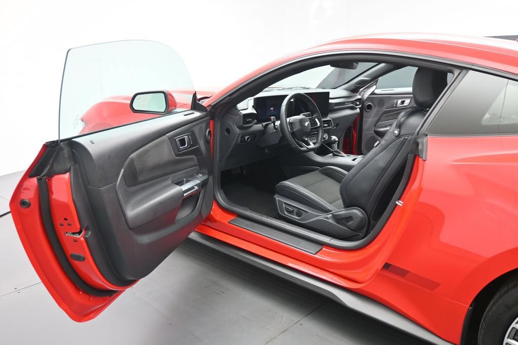 Certified 2024 Ford Mustang Coupe RWD image 8