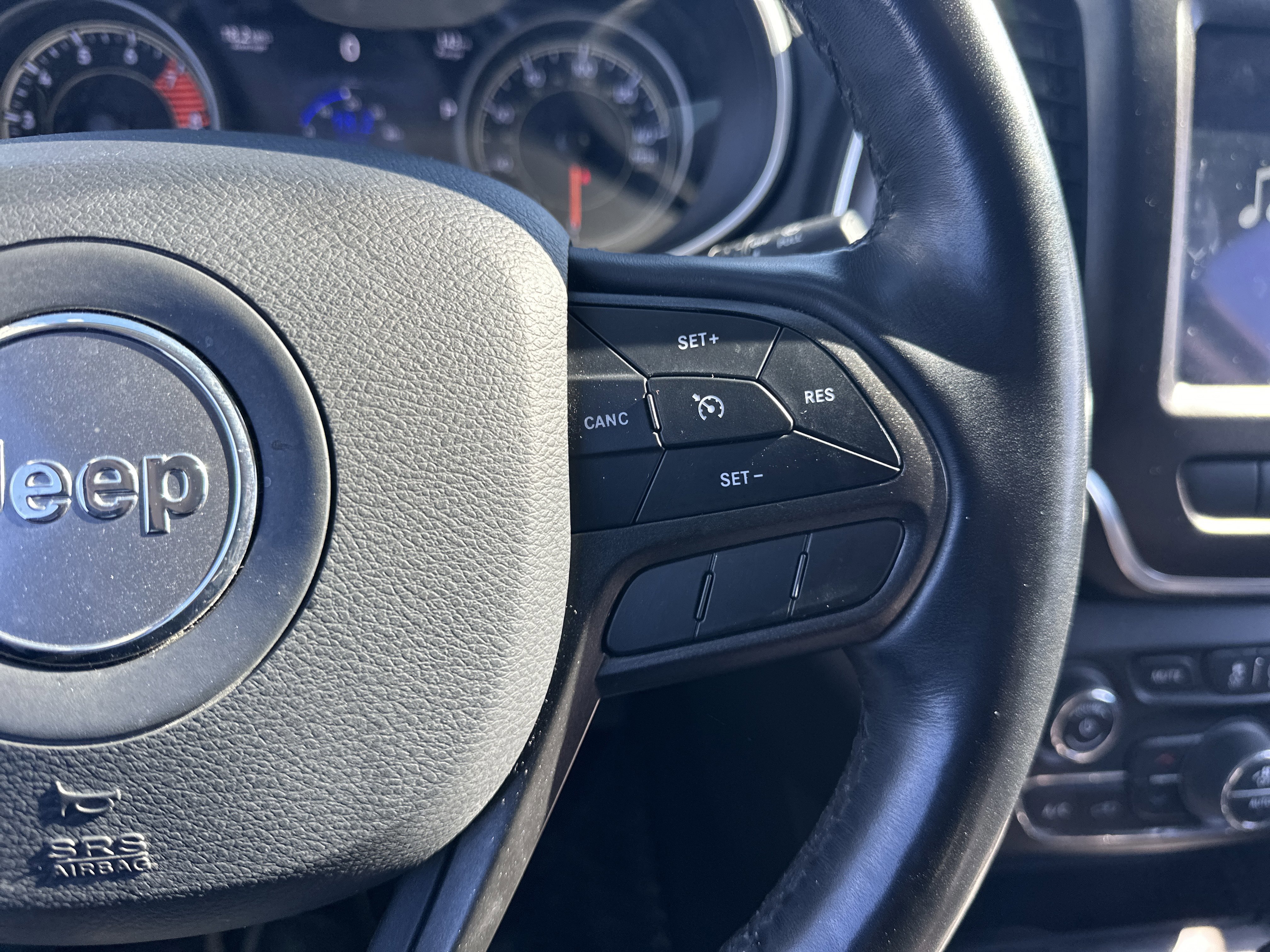 Used 2021 Jeep Cherokee Trailhawk w/ Comfort/Convenience Group image 20