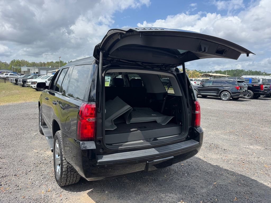 Used 2017 Chevrolet Tahoe LT w/ LT Signature Package image 4