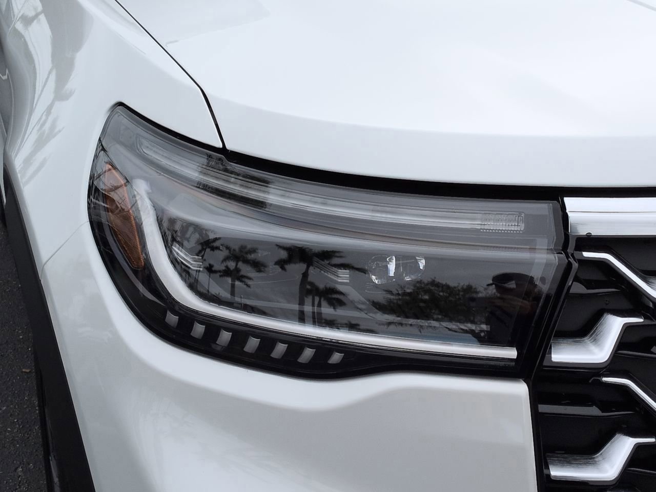 Certified 2026 Ford Explorer Platinum w/ LUX Leather Package image 9