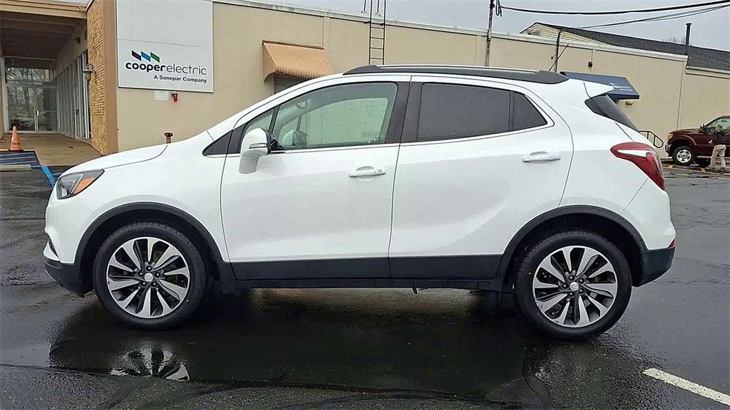 Used 2020 Buick Encore Essence image 3