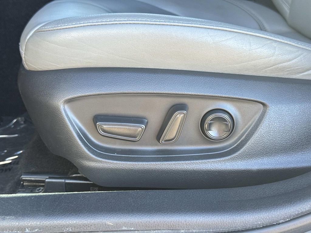 Used 2020 Toyota Avalon XLE image 20