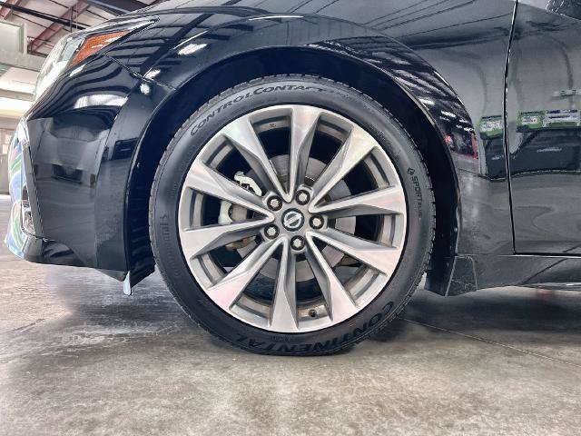 Used 2022 Nissan Maxima Platinum w/ Sport Mat Group FWD image 11